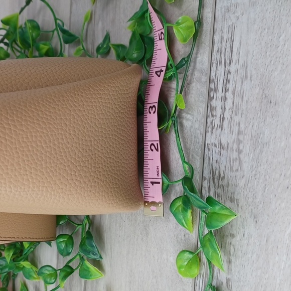 Michael Kors Burch Medium Messenger NWT - Picture 8 of 11